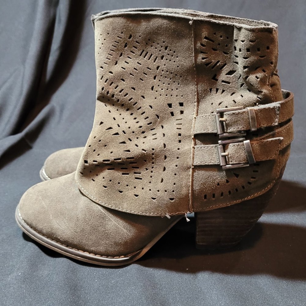 Cato tan Suede Ankle Boots size 8